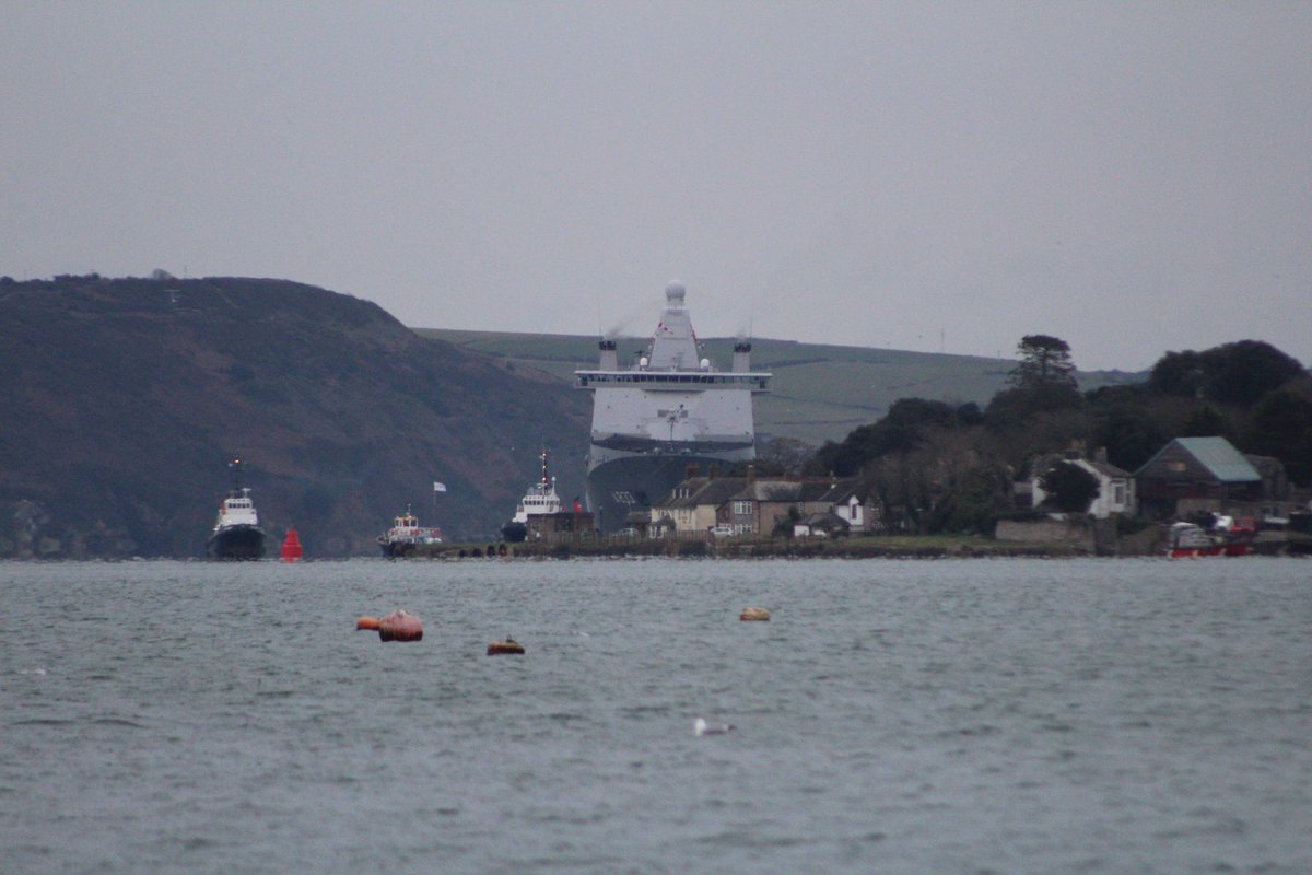 🇳🇱HNLMS Karel Doorman inbound to devonport this morning @kon_marine #Navylookout