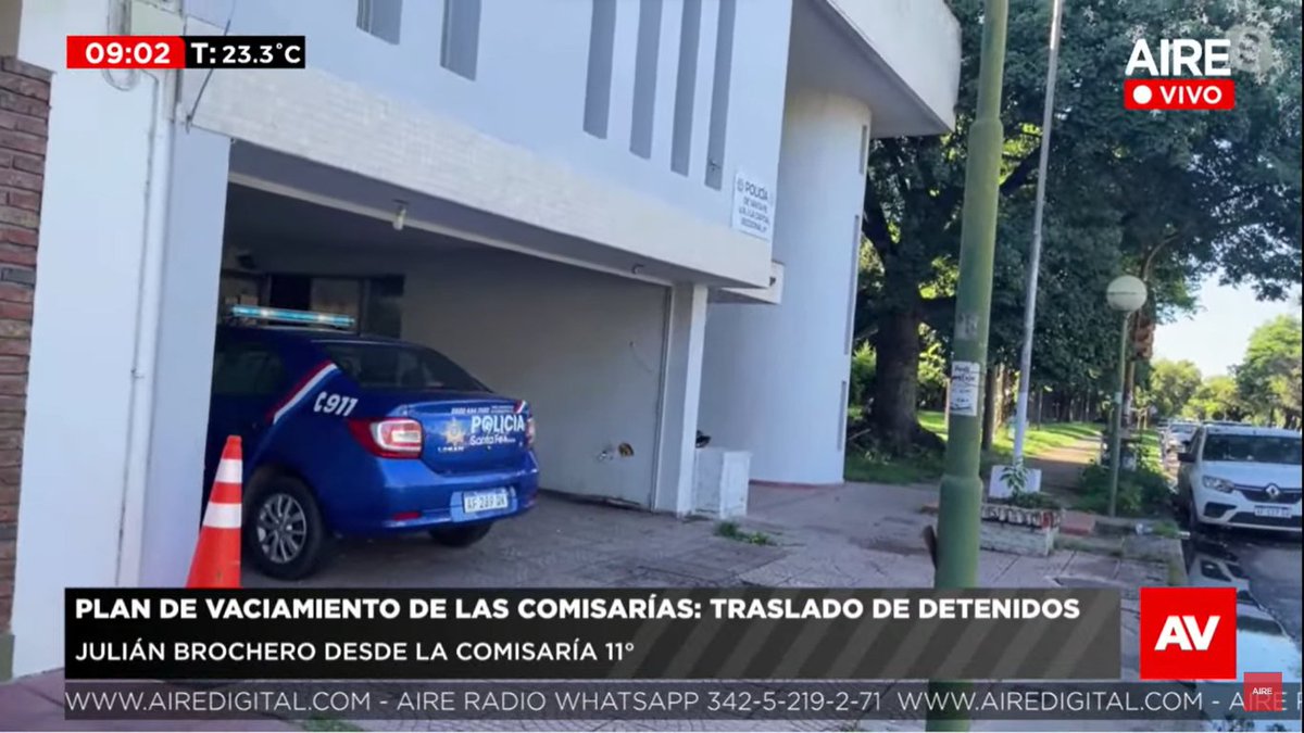 #AHORA | En la Seccional N° 11 también vaciaron la comisaria y trasladaron a 15 presos. Fueron derivados a Las Flores. 

#Móvil <a href="/julian_brochero/">Julian Brochero</a>