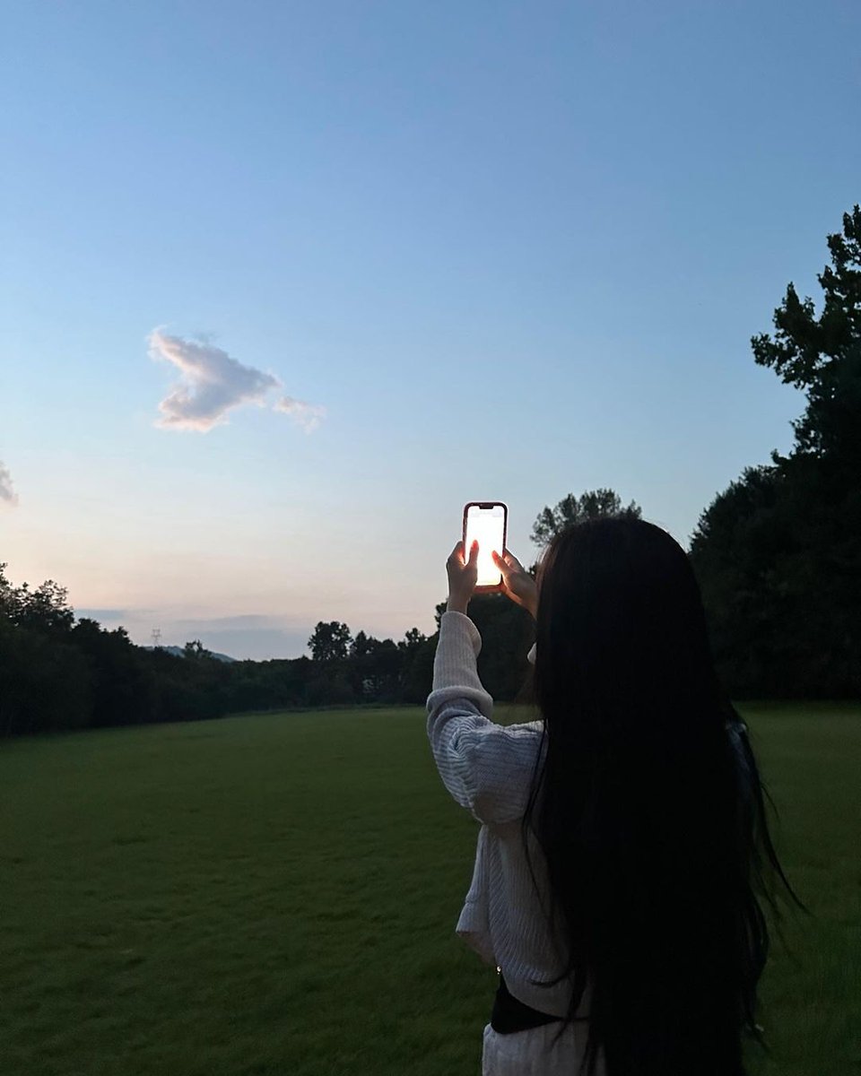 irene_global's tweet photo. [IG] 230117

New renebaebae instagram post! 

“🕊🍀🤍”

https://t.co/7piZwZKbe4
#IRENE #아이린 #RedVelvet @RVsmtown https://t.co/ThwZ2kDfx1