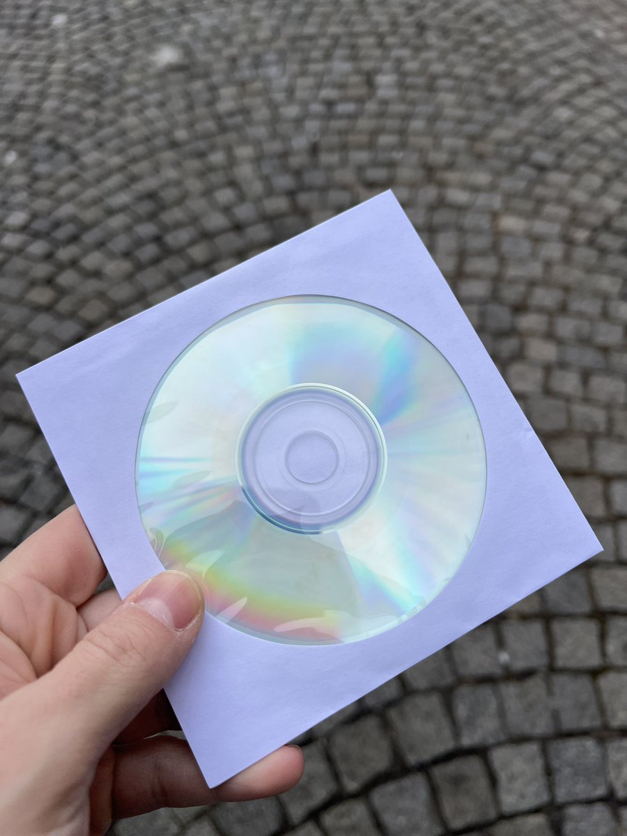 jakubweber's tweet image. Digitalizace v českém zdravotnictví by minimálně znamenela pro mě, že bych ztratil poslední kontakt s tím to historickým datovým nosičem, který se jmenuje kompaktní disk neboli CD 😀 #compactdisk