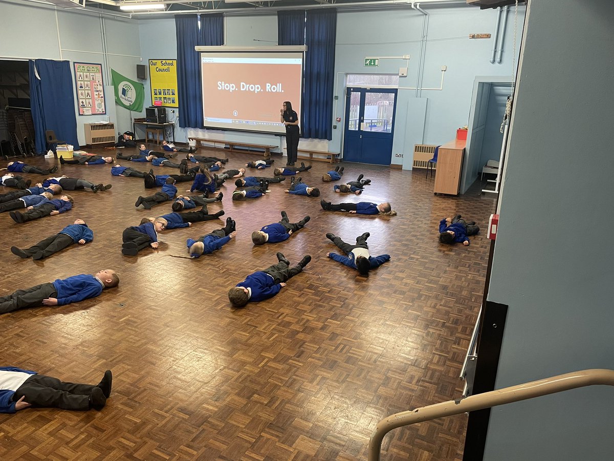 latimerprimary's tweet image. Year 1 learnt all about the Fire Service and how to stay safe this morning 🚒 🔥 huge thanks to @LeicsFireRescue for a brilliant session and well done Year 1s on your excellent learning and behaviour ☺️💙👍🏼 #ClassHC #ClassKB #LatimerPSHE