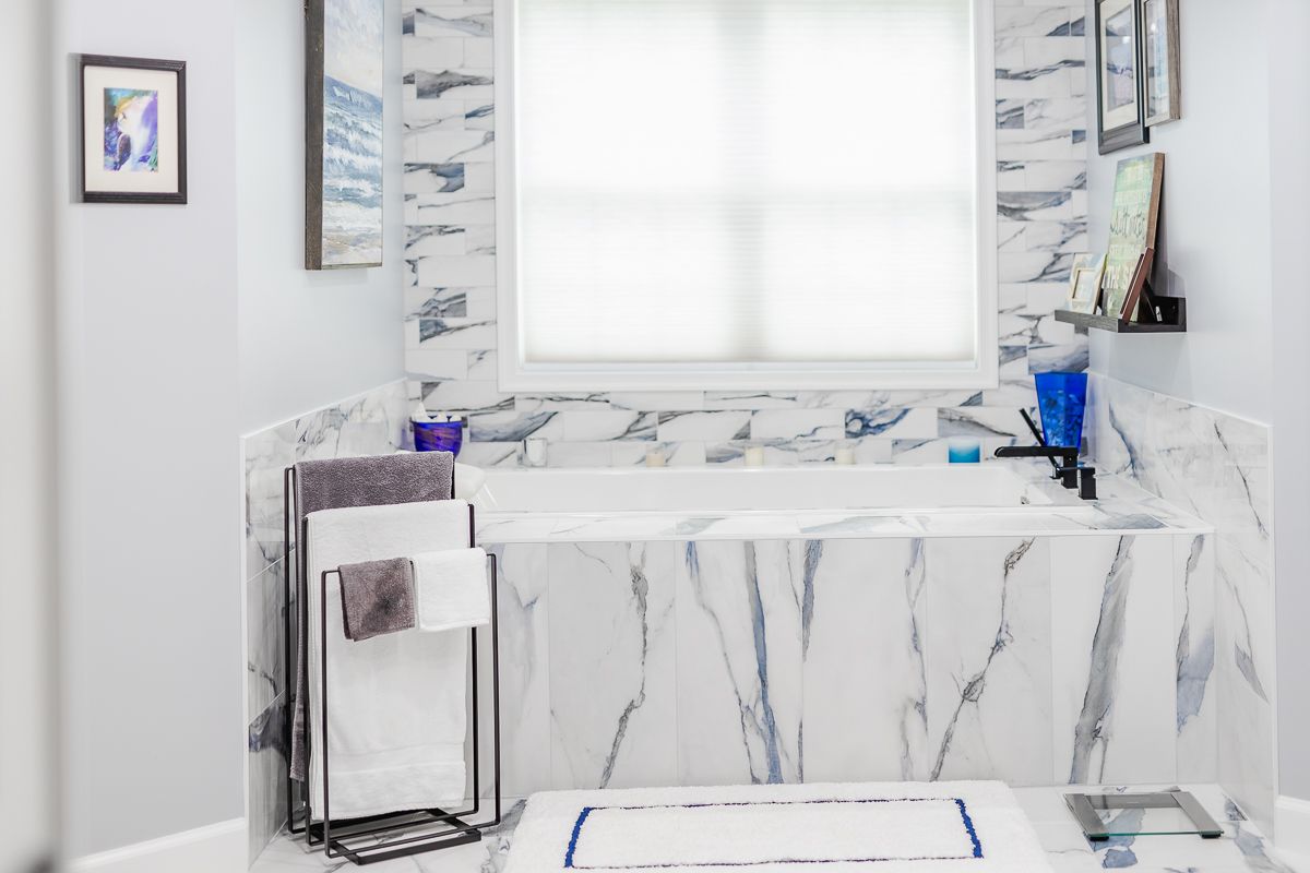 kbskitchenbath's tweet photo. Escape into Elegance 🛁✨ Dive into details that transform this bathroom into a tranquil retreat. Craft your perfect escape. 🌊 https://t.co/dhjzy98eFu #TranquilTransformations #LuxuryLifestyle #KitchenAndBathShop #bathroomdesignideas" https://t.co/KptMoxeNFs