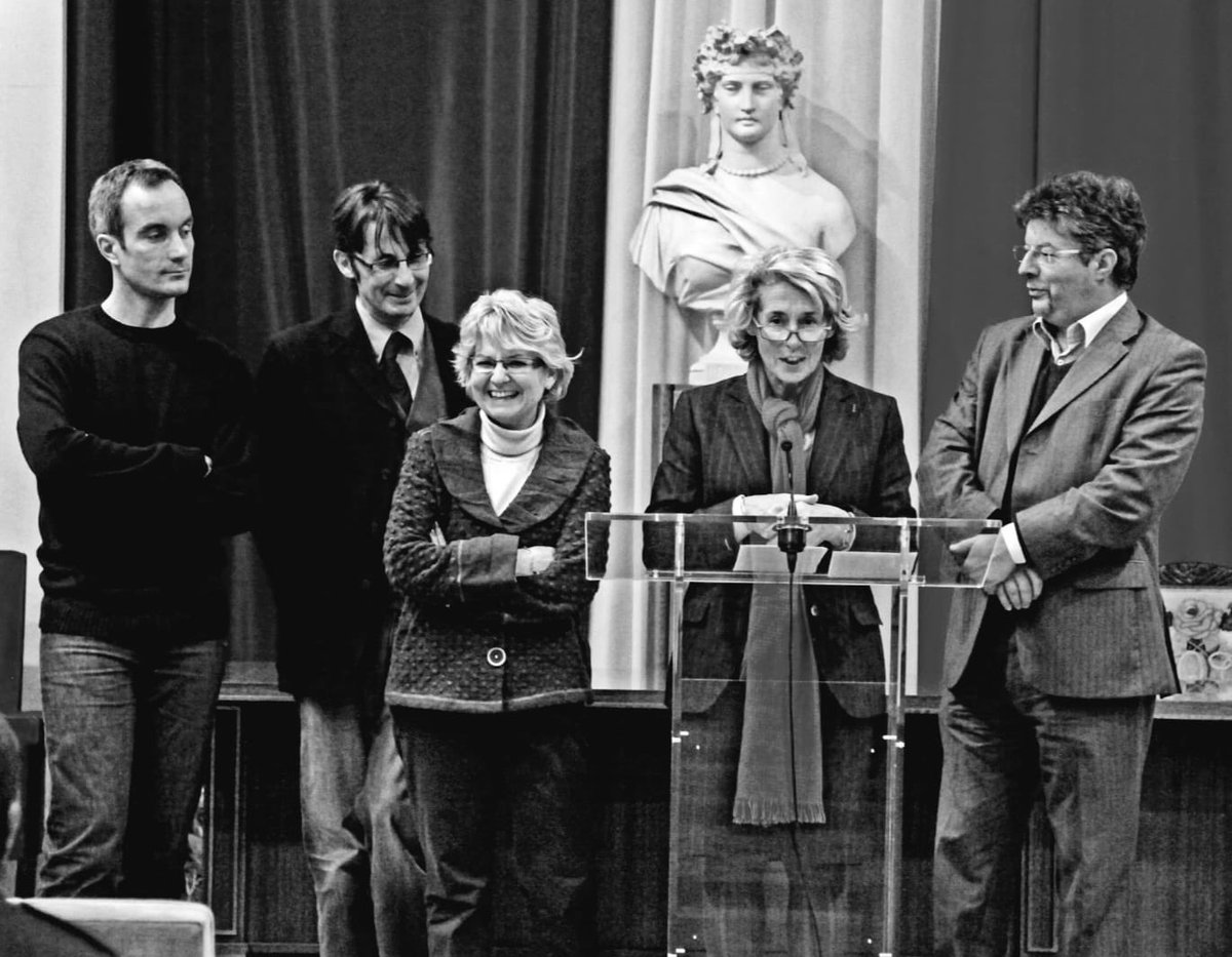 Richard Haudoire nous a quittés. 
Profonde tristesse d'apprendre cette terrible nouvelle. À nos côtés, élu engagé pour notre ville, ce fut un plaisir de travailler avec lui pour Beauvais. 
Toutes mes sincères condoléances à sa famille et ses proches. 
Repose en paix cher Richard.