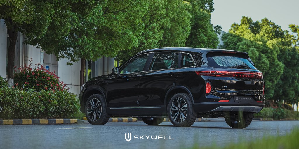 Discover Skywell and you will never have to worry about gasoline prices again.

#skywellet5 #skywell #cardesign #Skywell #SkywellEurope #SkywellET5LR #electricandmore