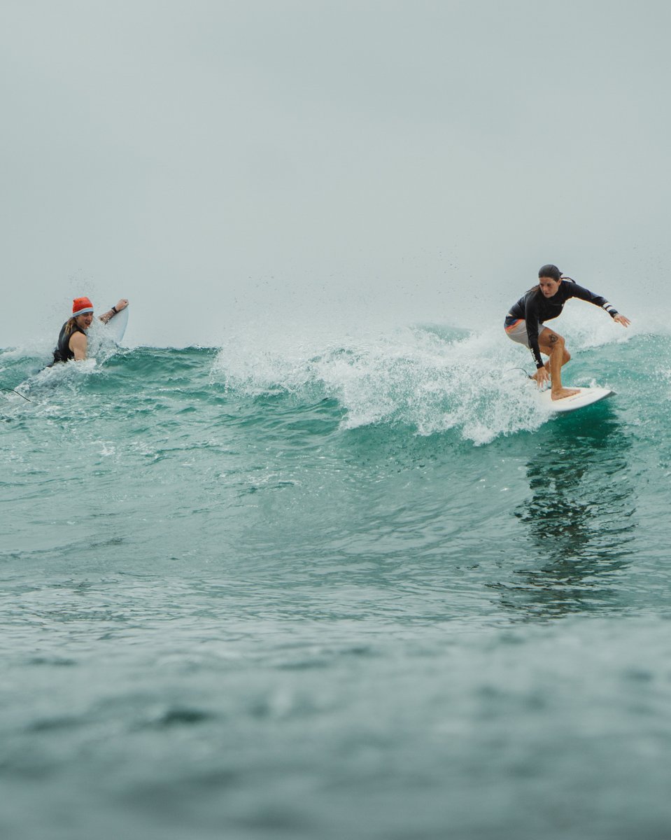 Find someone who looks at you like Charlie is looking at @nikitarobb finishing a backhand top-turn.
📸 @ruaridhkidd

#ttrlifesgood #learntosurf #surfing #surfadventure #tropical #srilanka #paradise #surftrip #ttrsrilanka #ceylon #ahangama #surfinglife #surfersjournal #surflife