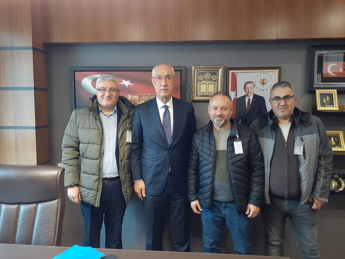 Ankara'daki mağdur arkadaşlarımız TBMM <a href="/TBMMresmi/">TBMM</a> çatısı altında Adalet Ve Kalkınma Partisi <a href="/Akparti/">AK Parti</a> Bingöl Milletvekili / TBMM Milli Savunma Komisyonu Üyesi Feyzi Berdibek <a href="/FeyziBerdibek1/">Feyzi Berdibek🇹🇷</a> ile Staj ve Çıraklık Sigortası Mağduriyetinin çözülmesi için bir görüşme gerçekleştirdiler.