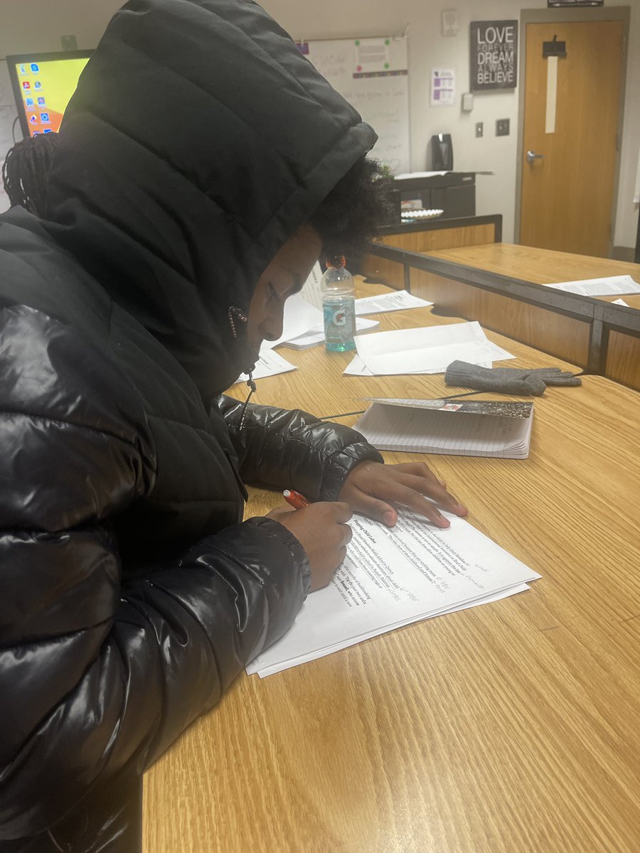 RealiTeach87's tweet image. Rain, sleet , or snow to instruction we GO! #HMH provides rich text for developing readers from the #READ180 platform….#annotations and #rhetorical analyzing of nonfiction