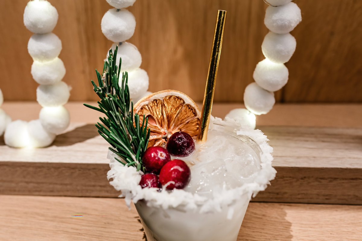 TownSocial's tweet photo. When your favorite #bartending company makes drinks that taste as good as they look… This holiday spirited #cocktail brought a lot of #JOY to our client’s #party! #partyplanner #eventplanner #corporateeventplanner #corporatepartyplanner #LA #SanDiego https://t.co/fM08EN6opC
