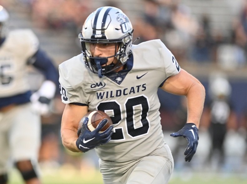 NEWS: @UNH_Football RB Dylan Laube has accepted an invite to the #NFL combine, he tells @_MLFootball. Laube rushed for 725 yards and 9 TDs this season & had 68 receptions for 699 yards and 7 TDs receiving. His player comp is #Chargers superstar running back Austin Ekeler…