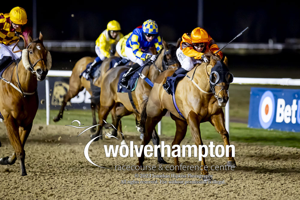 RACE 6 RESULT - Find More Big Deals At @BetUKOfficial Handicap 🥇 Peachey Carnehan Jockey: @phillip_dennis Trainer: Michael Mullineaux 📸 @WolvesRacesPics #WolvesRaces | #WOLWER