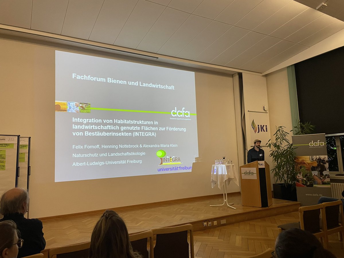 Heute hat <a href="/FelixFornoff/">Felix Fornoff</a> bei der @DAgrarFA das <a href="/integra_af/">INTEGRA</a> Projekt vorgestellt, um zu zeigen wie attraktiv Hecken für #wildbienen und #honigbienen sind. Vielen Dank 🙏🤩<a href="/naturealexk/">Alexandra-Maria Klein</a>. Förderung von bienenfreundlichen Anbausystemen in 🇩🇪 und EU. Lets go together! 😍🌻🌼🐝🦋