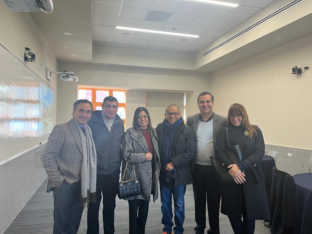 pedrotorrestra's tweet photo. Hoy tuvimos en la @EGobiernoyTP un desayuno de trabajo con algunos de las y los autores del libro “La Constitución de Nuevo León comentada”, el cual, tengo el honor de coordinar junto con el Ministro en retiro @JRCossio https://t.co/5QuzFf6ZK6