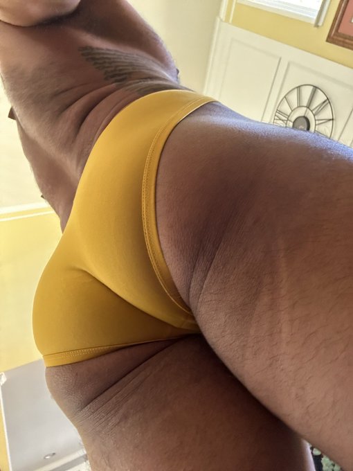 I wanna sit on your face 🍑💕😇 https://t.co/C7A1L2WmoR