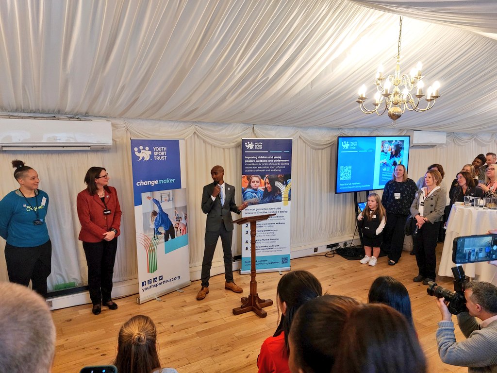 Great to be at Houses of Parliament for the launch of @YouthSportTrust new Manifesto and hear @Mo_Farah pledge his mission for every child to get 60mins a day of PE, sport and play. He'll do the MoBot only when he's completed 'Mo's Mission'! 💪🏽