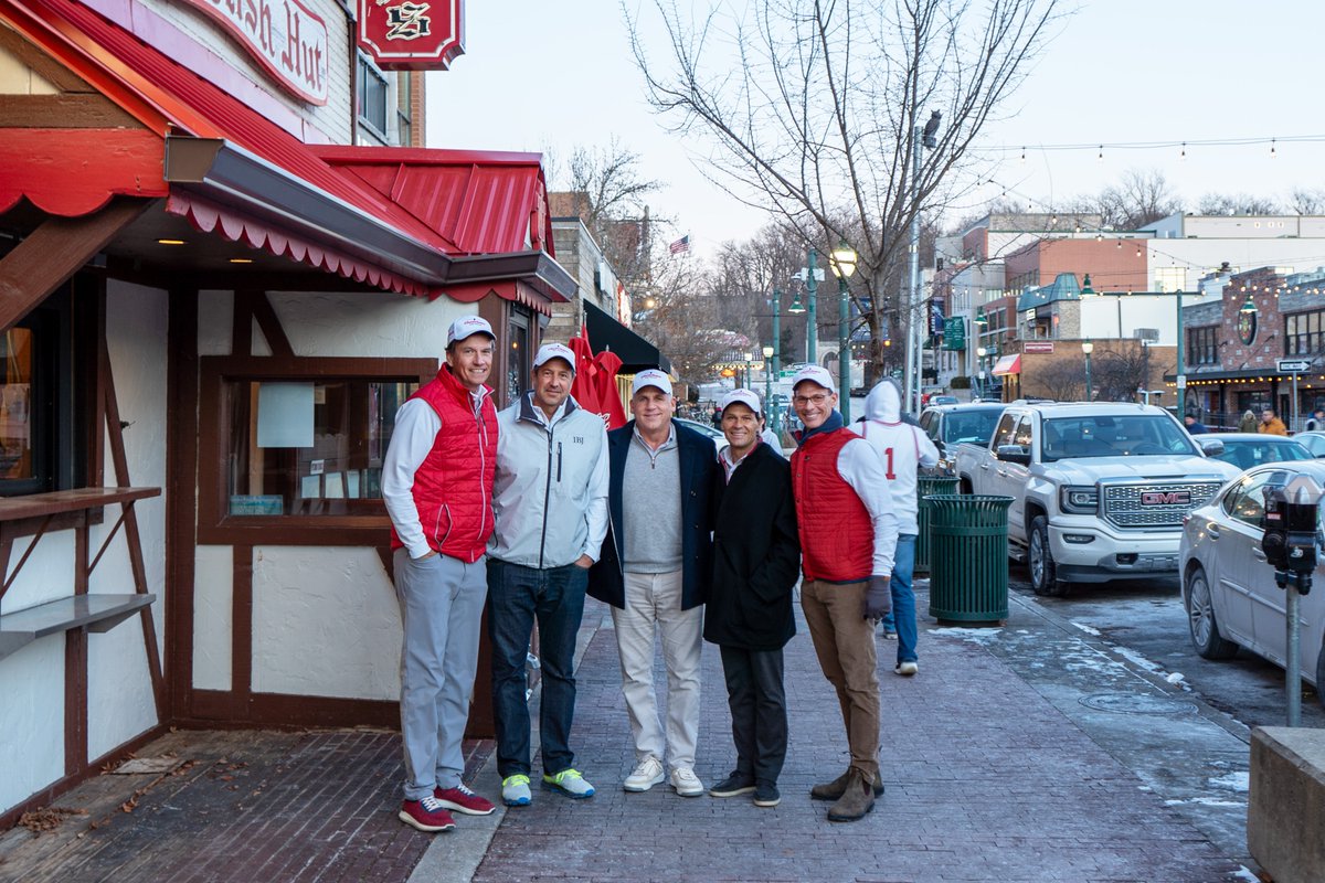 A tough night for @IndianaMBB but always enjoy being back at my alma mater alongside a great group of friends. Of course, we had to stop by @NicksEnglishHut! #IUBB