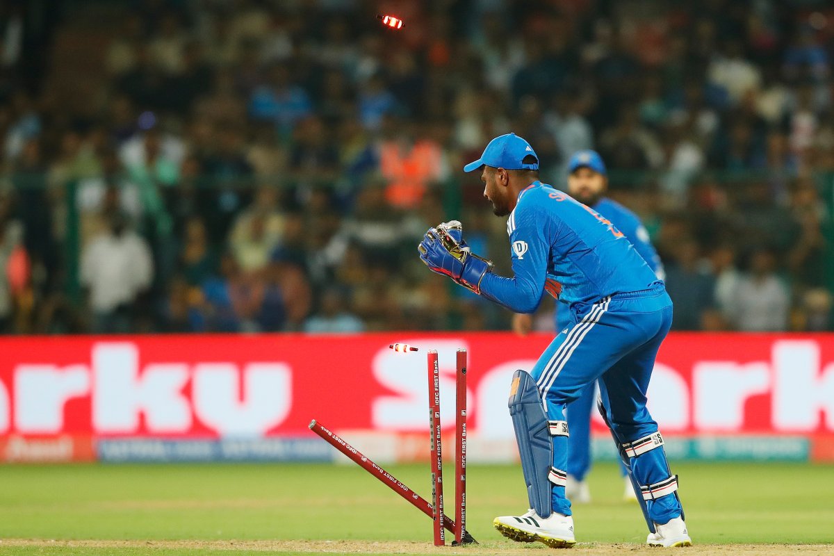 BCCI's tweet photo. 1⃣7⃣ runs to win the Super-Over and the match!

Come on #TeamIndia 🙌

Follow the Match ▶️ https://t.co/oJkETwOHlL

#TeamIndia | #INDvAFG | @IDFCFIRSTBank https://t.co/fLTfeOxJGN