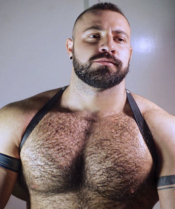 Watch Nik's leaked NSFW photo on TwXstars