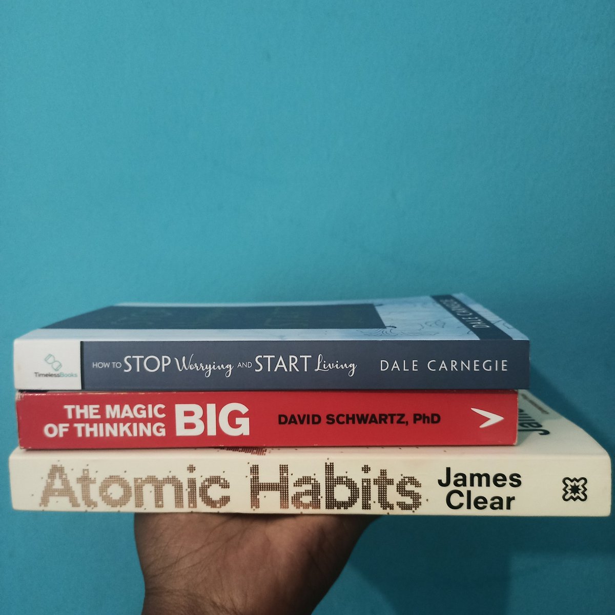 2024 books so far, the plan is to read one book every 2 weeks. So far we are cruising nicely! Finished Atomic Habits, now on book number 2 The magic of thinking big. Book 3 by Dale Carnegie is already on standby #corporatefarmgirl