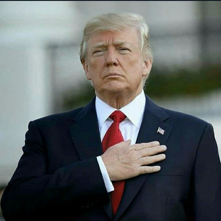 Please drop a red ❤ if you Love the most Peaceful President Donald j Trump!❤