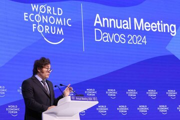 danyscht's tweet photo. Milei dijo hoy en Davos que "el Estado no es la solución, sino el problema".

Buen momento para reflotar uno de los mejores textos sobre desarrollo económico: "El estado como problema o como solución" de Peter Evans. Es un texto de los '90.

Va breve hilo https://t.co/tqpdQYiDFV