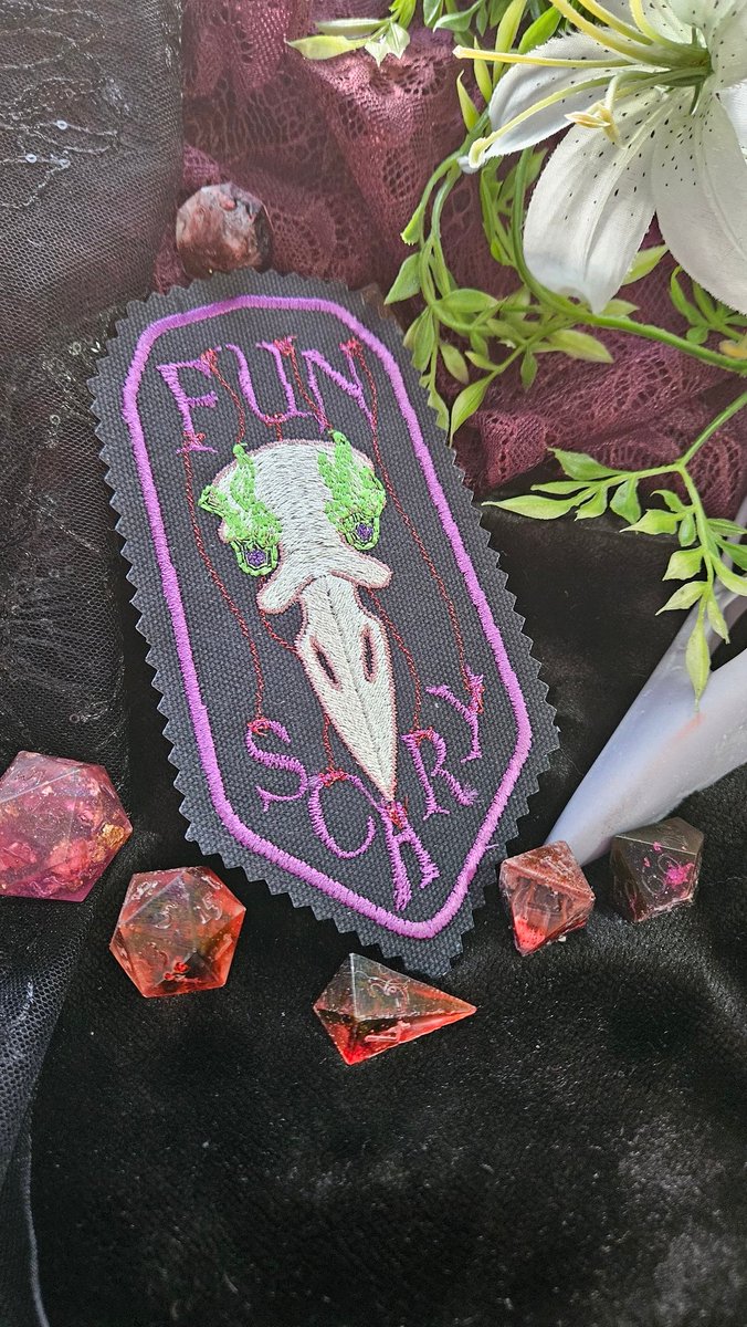 ChaoticpeaceCos's tweet photo. Laudna is totally and believably FuN sCaRy!! Celebrate this wonderful and beautiful character and show your love!

Now live in my sh0p!

#criticalrolespoilers #criticalrolefanart #criticalrole #laudna https://t.co/YT9MNNKlMl