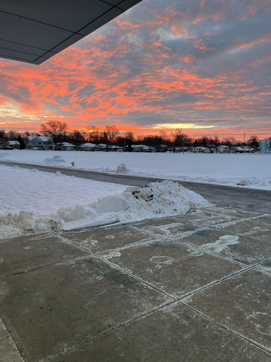 A beautiful welcome back from our unexpected break! ❤️