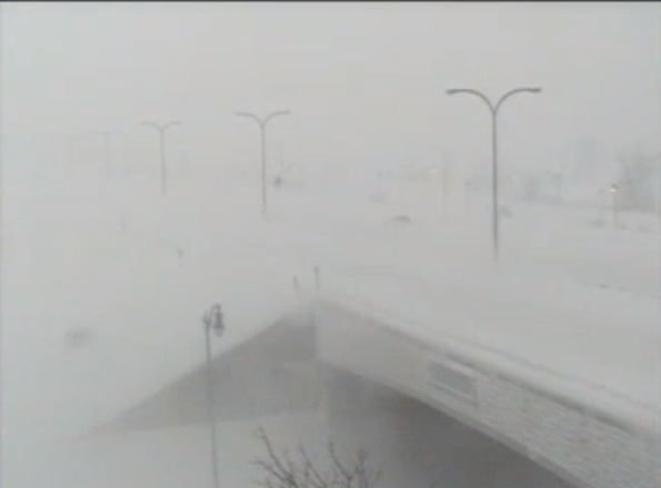 Pat_HammerWGRZ's tweet photo. Route 5 in South Buffalo, meanwhile 2.5 miles to the North in West Buffalo. @wgrz https://t.co/QlWOdYDlOx