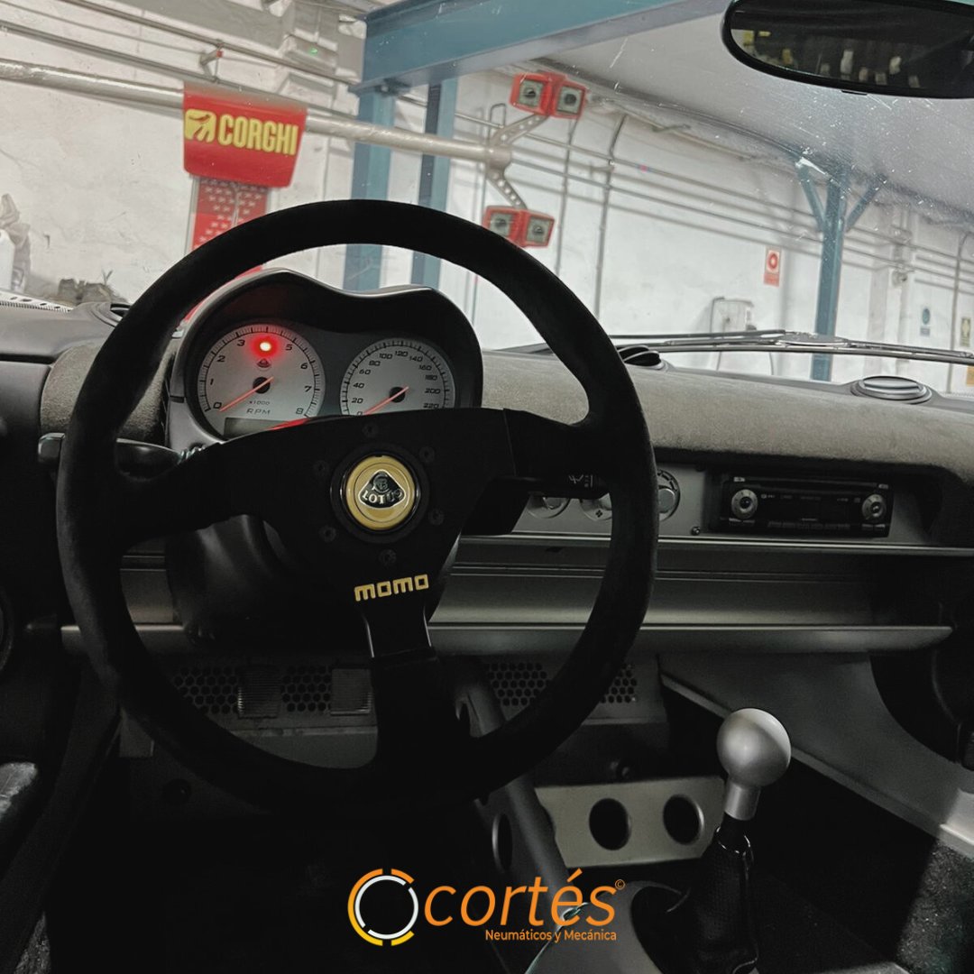 servicioscortes's tweet photo. Mirad qué joya de LOTUS Elise S ha pasado por nuestro taller para montarle 4 neumáticos Yokohama Advan A052, un semi-slick homologado para el uso en carretera.

¡Disfrútalo! Nosotros ya lo hemos hecho 😉 https://t.co/1uViily5fj