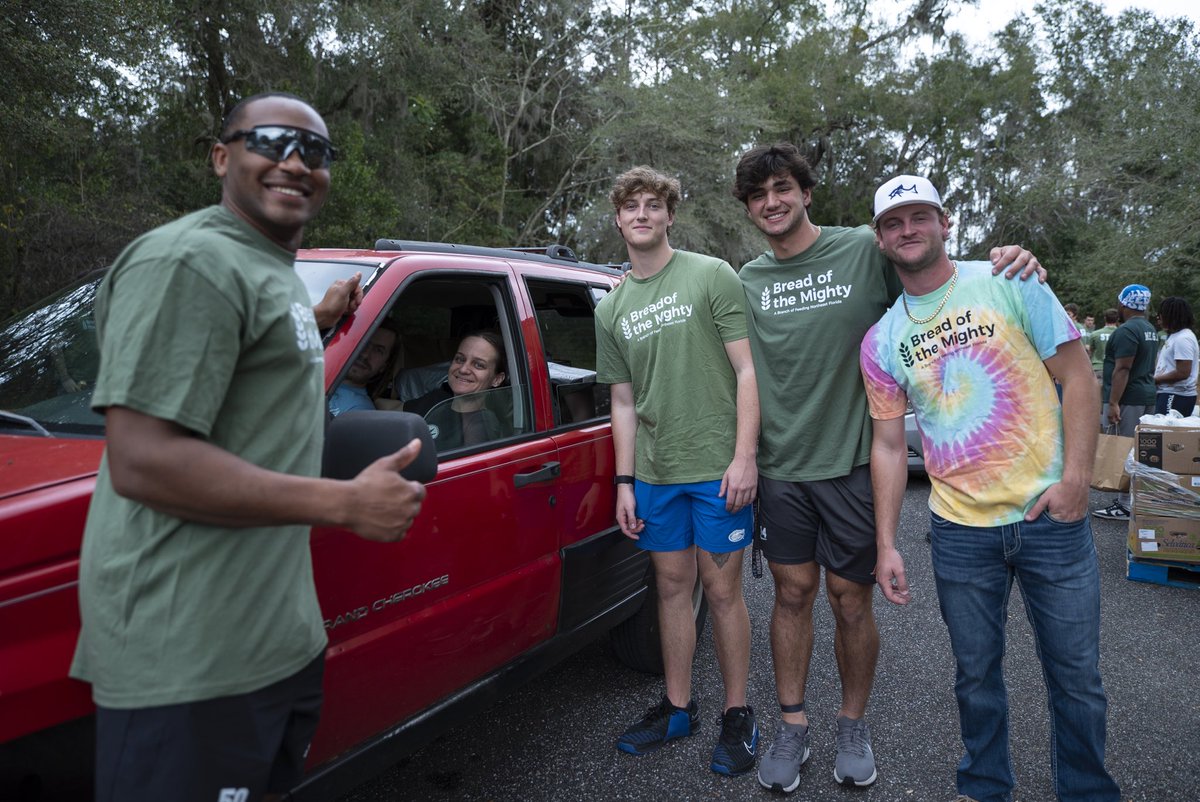 In the spirit of Dr. King, I was thrilled to collaborate with <a href="/BOTMfoodbank/">Bread of the Mighty</a> a mobile food drive. We honored his legacy through action. You can get involved at breadofthemighty.org/volunteer <a href="/Fl_Victorious/">Florida Victorious</a> #FVFoundation