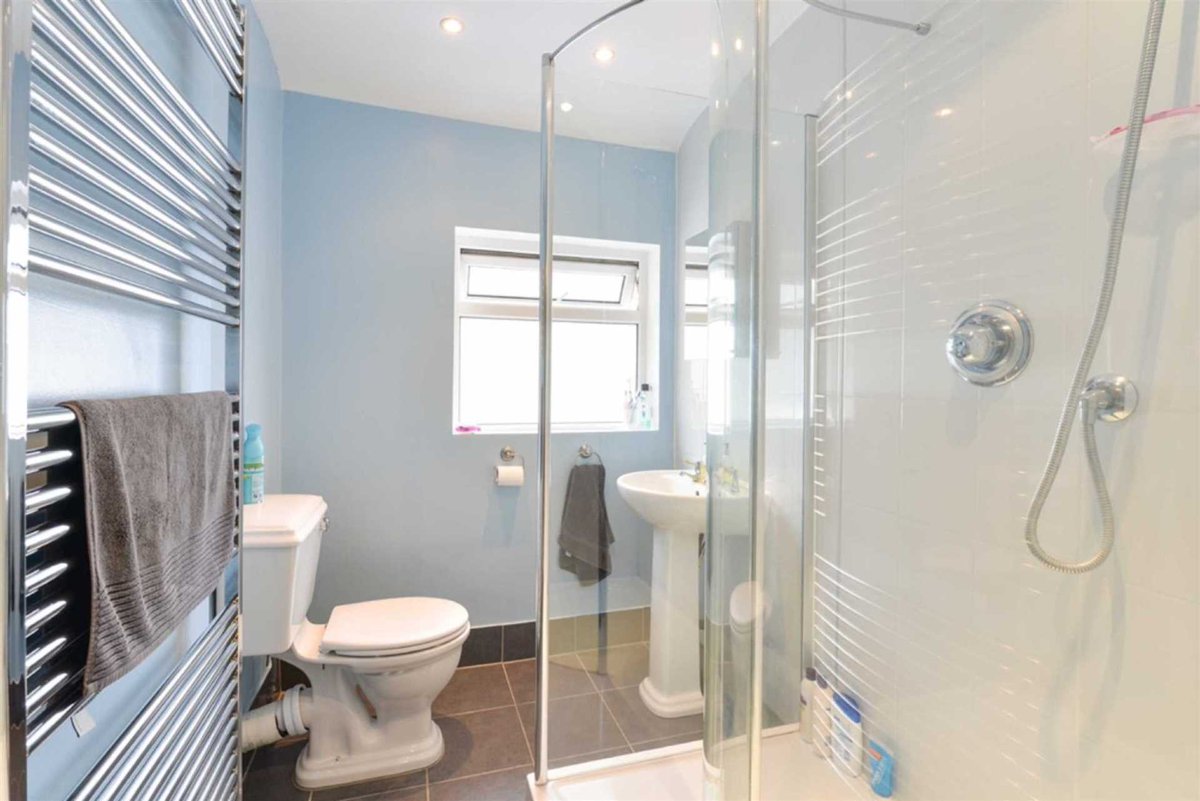 Our *LETTING OF THE WEEK*

The Greenway, Epsom £2,700pcm

Located on the periphery of Epsom Common is this attractive and extended semi detached house, benefitting from an elevated plot with panoramic views to the rear over Epsom and Ashtead Common.

💻: thepersonalagent.co.uk/property/the-g…