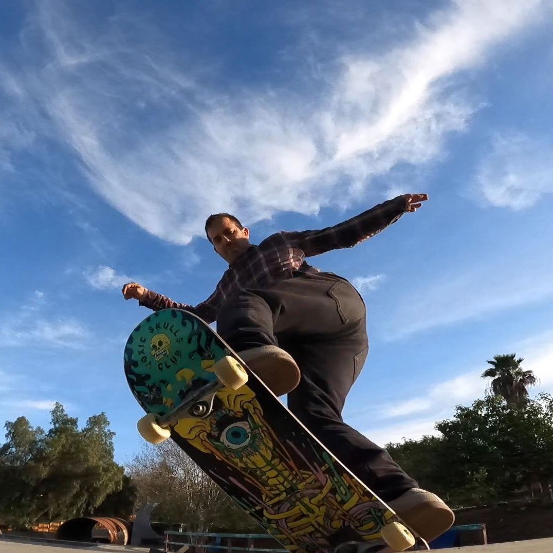 Gee Mmm Degens! Happy Humpday! Did you know that <a href="/ToxicSkullsClub/">Toxic Skulls Club</a> has a second collection called “Skulls of Mayhem” and it’s available to mint! Also, if you mint a legendary, you get to play “Tony Hawk Pro Skater” game with <a href="/bobburnquist/">@bobburnquist</a>? #StayToxic #TSCgin #NFT #NFTCommunity