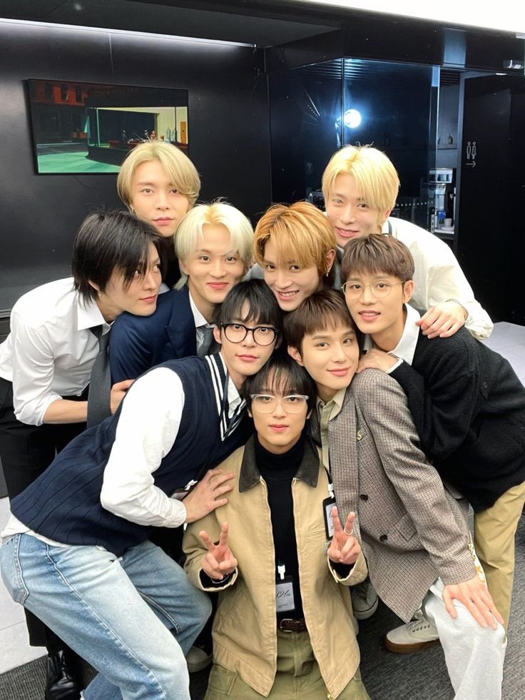 <a href="/markowinorch/">ninoo🤘🏻</a> <a href="/jenrencarts/">al</a> <a href="/JoKarfi/">Jo/👣</a> Happy for u kak !
bisa ketemu ketemu ilichil di awal tahun ini 🥹 may all of your dreams come true. wish u all the love + happiness in the world. be happy + be awesome. may peace be upon you + may good things come to you. you deserve it🫶💖
Makasi kak udh berbagi kebahagiaan💚