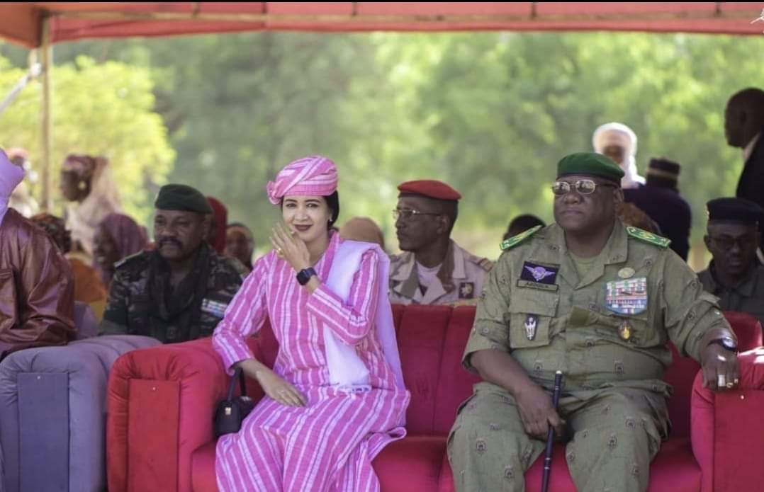 GuisheneMme's tweet photo. #Niamey🇳🇪
le samedi 13 janvier 2024, j'ai eu l'honneur de présider l'ouverture officielle de la saison touristique au Musée National Boubou Hama de Niamey, simultanément à la célébration de la journée du tourisme intérieur. https://t.co/yFP0TW46ly