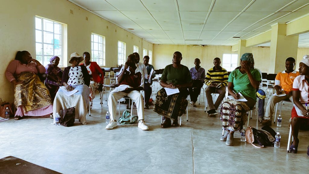 ECLFZim's tweet image. "ECLF is excited to be actively engaging in a 2 day session in Masase, Mberengwa. Every insight matters. #ECLF #FeedbackSession #Mberengwa"