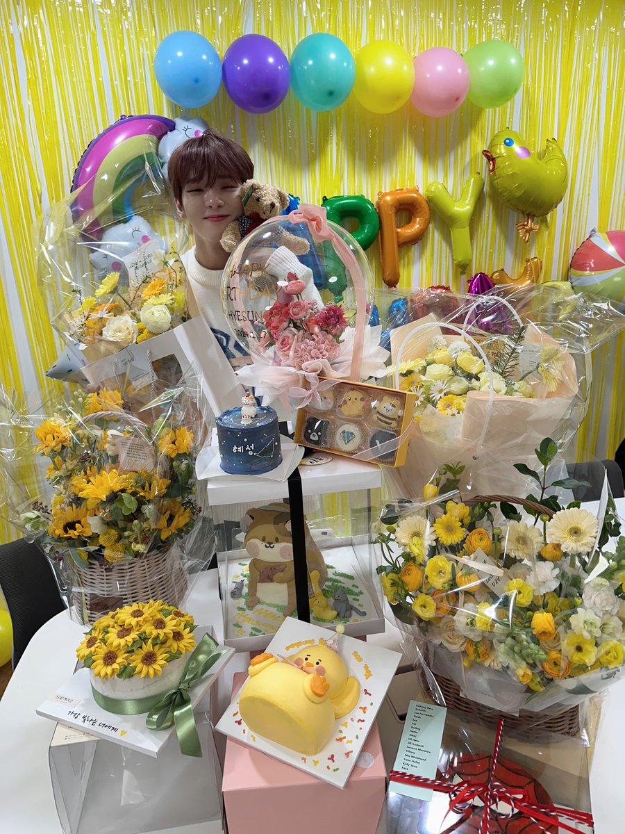 VannerOfficial's tweet photo. [#VANNER]

삐 투 더 삐
배 투 더 너
생일 축하해줘서 곰아워횽🐹
-삵-

#배너
#영원을_노래하자_혜성아
#Happy_HYESUNG_Day https://t.co/wGn3LBBHX7