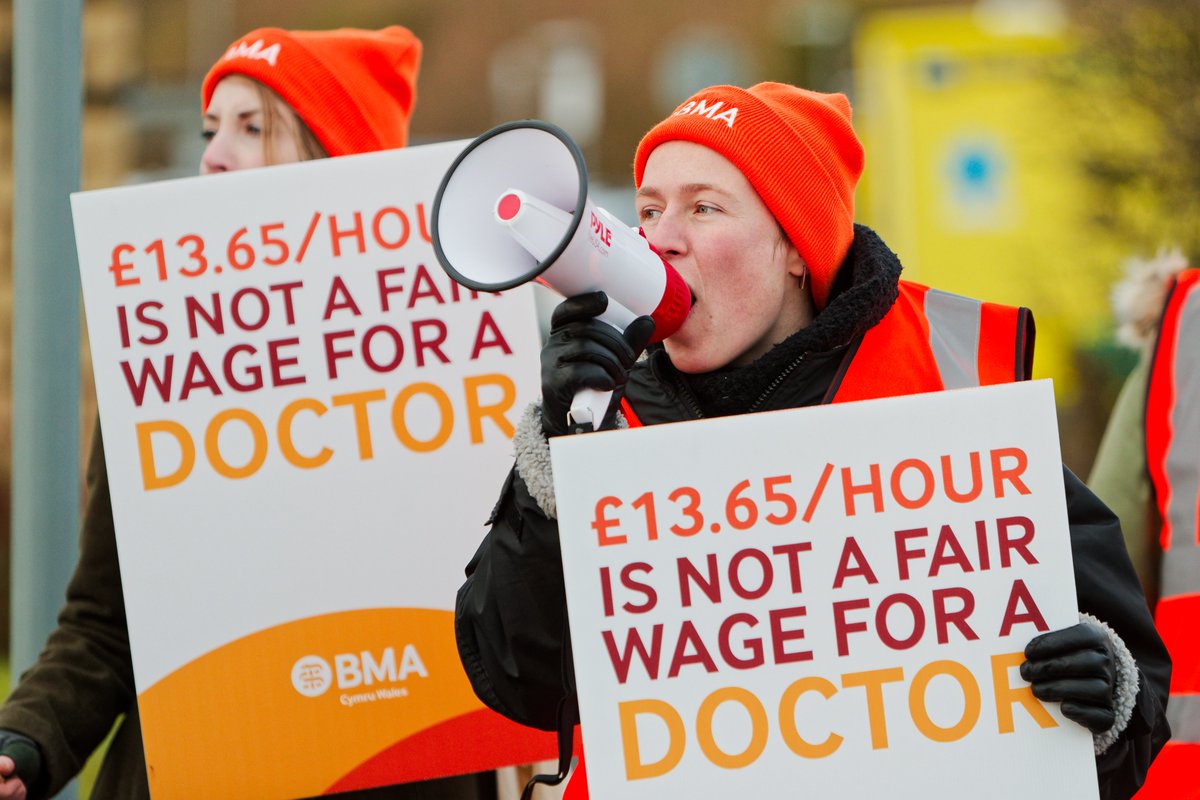 Junior doctors have held a third day of #strikeaction outside #Morriston #Hospital in #Swansea #Wales athena-pictures.com #nhs #nationalhealthservice #strike #juniordoctors #doctors #lowpaid #medical #placards #protest #costoflivingcrisis #morristonhospital #hospital