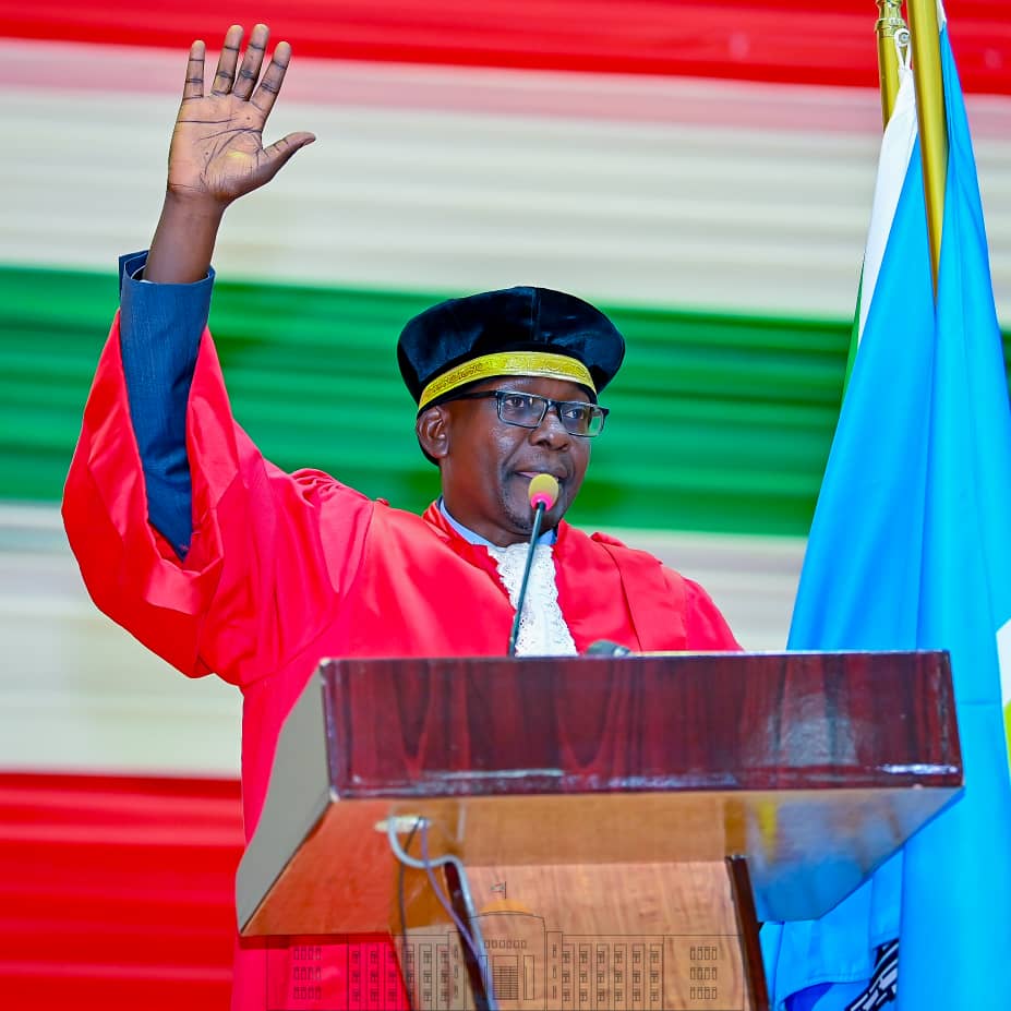 NtareHouse's tweet photo. @CeniBurundi Nommé par décret N°100/243 du 14/12/2023, deux nouveaux membres non permanents de la Cour Constitutionnelle ont également prêté serment ce mercredi 17/1/2024 à l'hémicycle de Kigobe devant le Président de la République et la Cour Constitutionnelle du Burundi. https://t.co/698iKHJvds