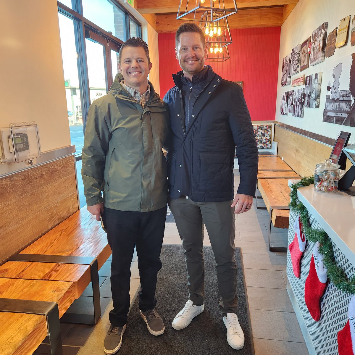 SchwabScott's tweet photo. Entrepreneur Spotlight. Meet Jake Halladay, entrepreneur, partner, wealth advisor, and owner at Corient Capital Partners.

Jake's advice to entrepreneurs is, "Don't count your chickens before the egg hatches." #riseandgrind #entrepreneur #wintheday #historymaker https://t.co/F6hP5Ae6A0