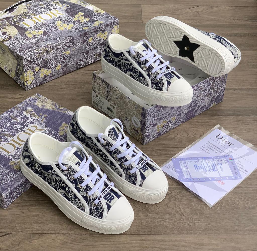 blacknikkie14's tweet photo. Pls Repost and Patronize🙏

Luxury Christian Dior now available in 6 colors ❤❤

Size 37 to 42 

Price N36000
 Dm/ click link on bio to place order

Lagos, but we deliver nationwide
@Jomilojju
#vendorspro
#Vendorscorner https://t.co/ReDhRp1fxd