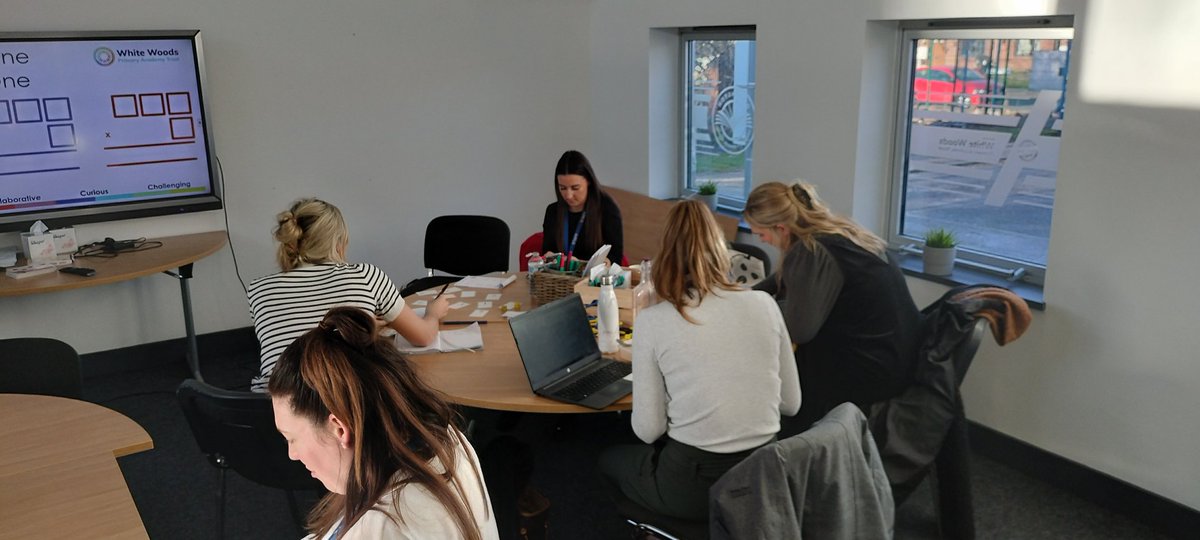 k_dodsworth's tweet image. Having a great afternoon with maths leads and Y4 teachers looking at fluency for the @WhiteWoodsPAT1 Maths Network. #4Cs #whitewoodswednesdays