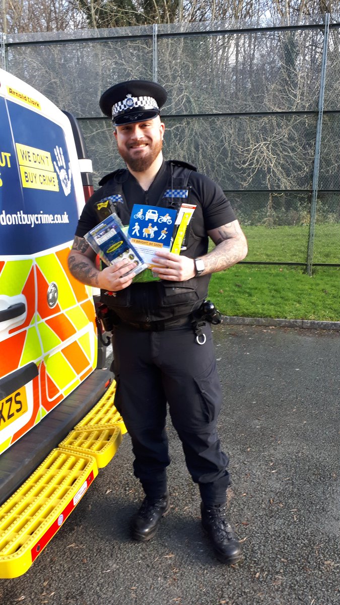 Come and meet the local Brookside SNT, tomorrow 18th Jan, 15:00-17:00, at the Brookside Community Centre. Bike Marking Event. #policingpromise