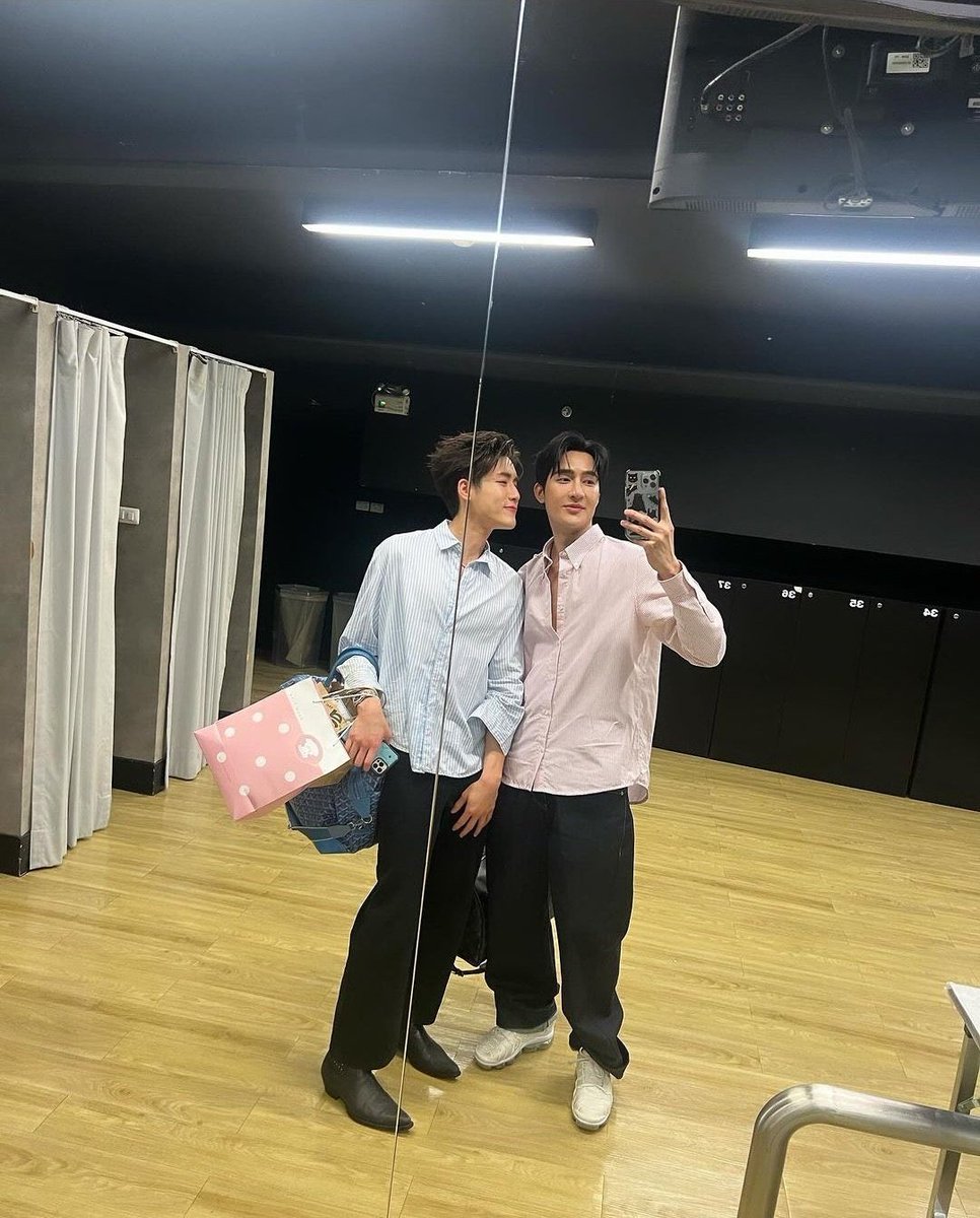 _lengso's tweet photo. 🩵🩷

#EarthPirapat 
#LengThanaphon https://t.co/8qlLOwRWGF