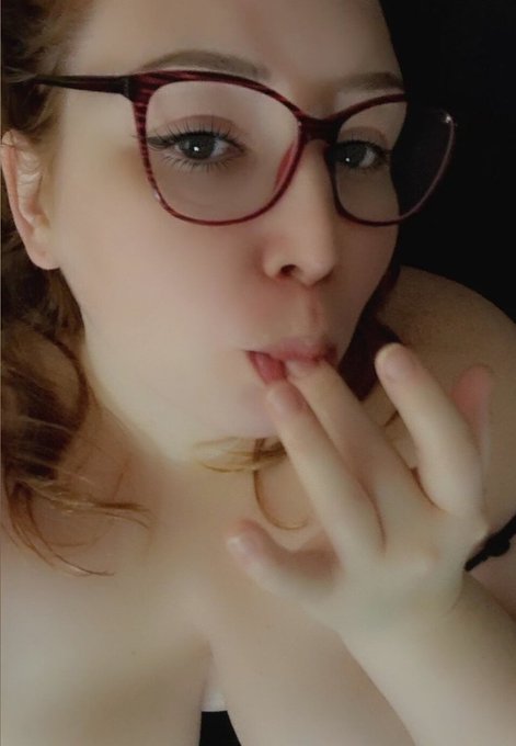 nouveau post :p a ton avis j'ai quoi sur mes doigts ? https://t.co/plLxBBXMHv<a href="/tag/mym"class="tags"><span>#mym</span></a><a href="/tag/onlyfans"class="tags"><span>#onlyfans</span></a><a href="/tag/vendstaculotte"class="tags"><span>#vendstaculotte</span></a><a href="/tag/fansly"class="tags"><span>#fansly</span></a>