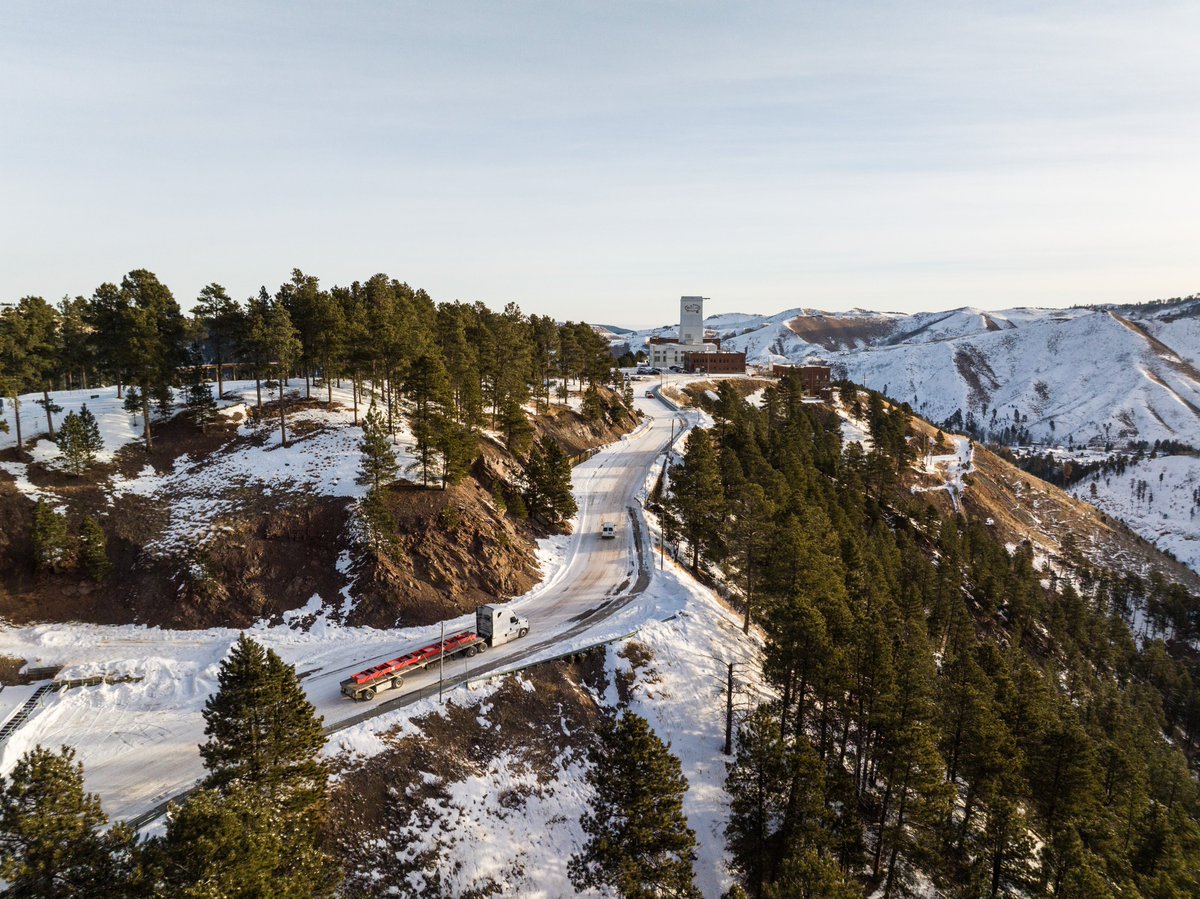 CERN_FR's tweet image. Livraison spéciale depuis l&apos;étranger 📦

La #PhotoDeLaSemaine du CERN montre les composants chauds de l&apos;expérience DUNE, fournis par le #CERN, arrivant au @Sanfordlab, aux États-Unis. #DUNEscience

Lisez les dernières nouvelles sur DUNE : home.cern/news/news/expe…