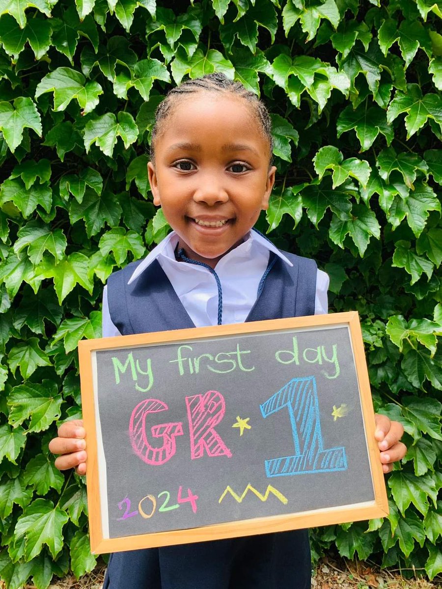 papiloza's tweet photo. First day at school Motaung🥰🥰 https://t.co/p4UJAtiKZV