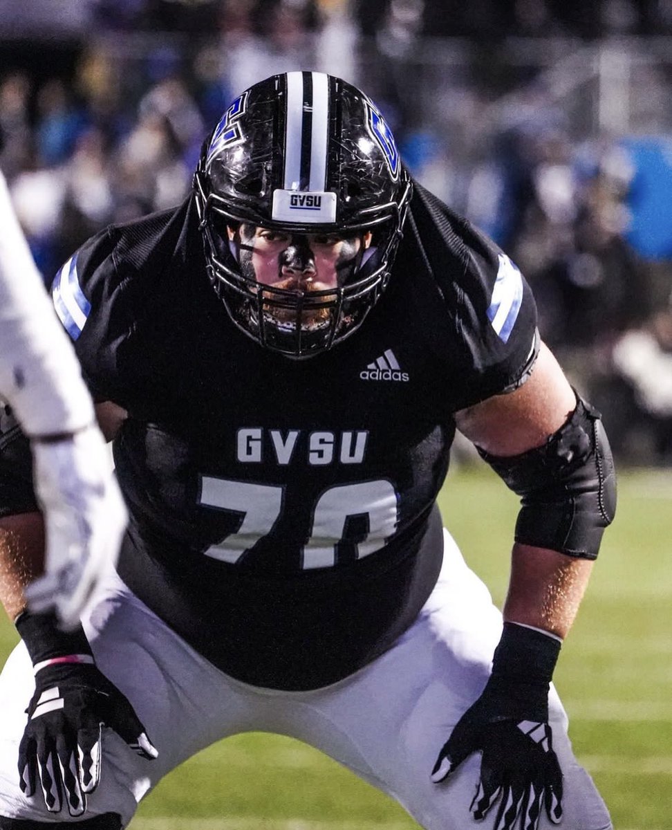 🚨2024 @CGSAllStar Player Spotlight ➡️ OL Garrett Carroll of @gvsufootball ☑️ 4 year starter ☑️ 2 Time 1st Team All-@GLIACsports (2023,2022) ☑️ 2023 ➡️ 1st Team All- American by @WeAreAFCA ☑️ Graded out with a 94.7 percent blocking/protection efficiency for the season.…