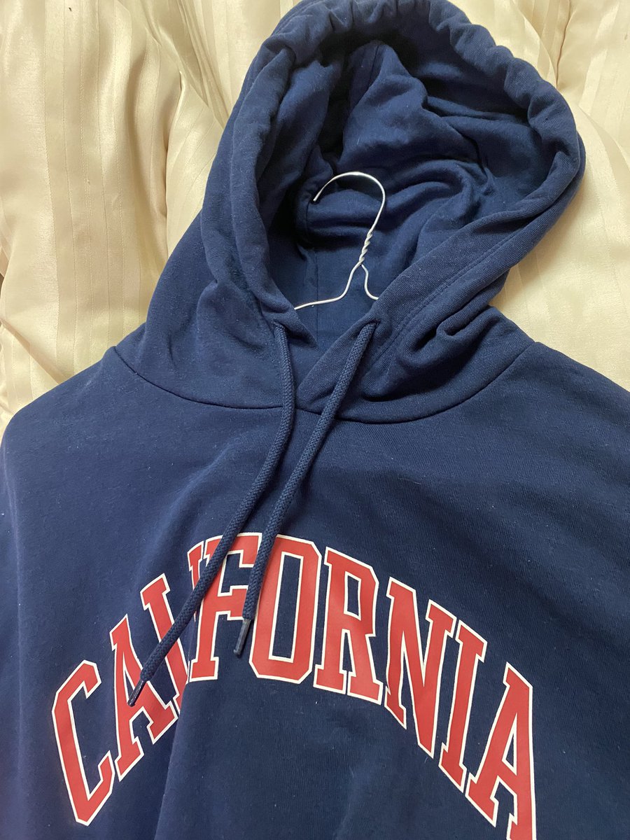 بنات وش افضل حل عشان يبان شكل العبايه مرتب ومايبان كاننا محدبين من الكابوس 😩😂😂؟!!