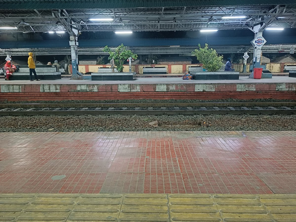 When I come back home 🏡 from the office, the condition of my local platform🙂

#DailyJang