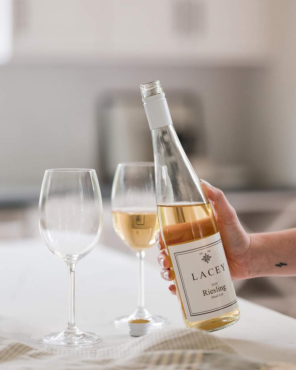 Riesling lovers grab a bottle of this off dry Riesling. Only a few cases left. 25% off the purchase of 4 or more bottles. #princeeswardcountywine #princeeswardcountywines #supportsmallbusiness #pecwine <a href="/cfibON/">CFIB Ontario</a> <a href="/visitONroute/">ONroute</a>