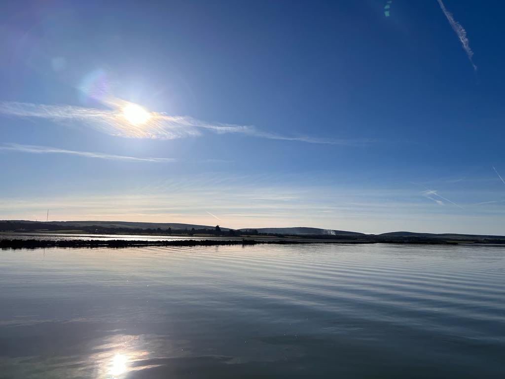 Who wouldn't want to go out on a day like this? ☀️☀️❄️

No crowds, just calm sparkling waters and fresh air.

flexisail.com

#boatclub #winter #isleofwight